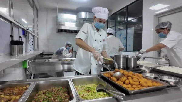 指南针股票 焕新出场！保康学生食堂提档升级