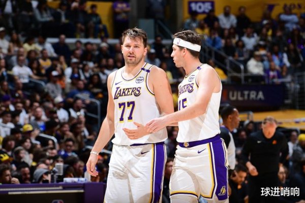 诚金资产 湖人1600万淘到宝! 比起里夫斯轰51+11+9 这4点更让老詹东契奇开心